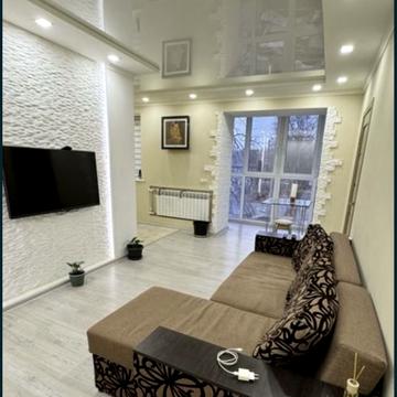 Князя Володимира Великого вул. (Плеханова), 7