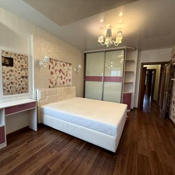 Валерія Лобановського просп., 150-Б