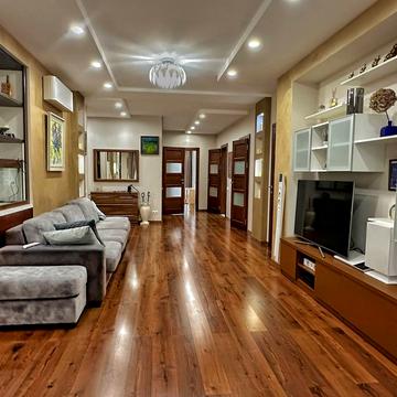 Полтавська вул., 10