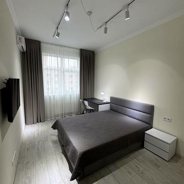 Саперне Поле вул., 12