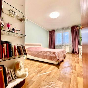 Григорія Ващенка вул., 1