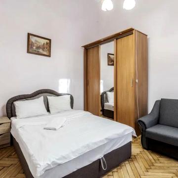 Січових Стрільців вул. (), 4