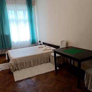 Адама Міцкевича пл., 6/7