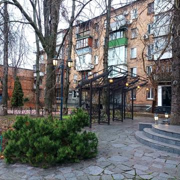 Григорія Сковороди вул., 3