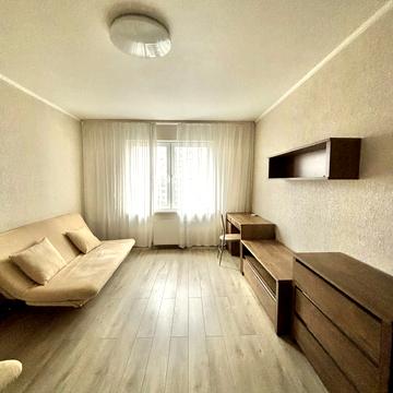 Юлії Здановської вул. (Ломоносова), 85