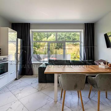 Шкільна вул.