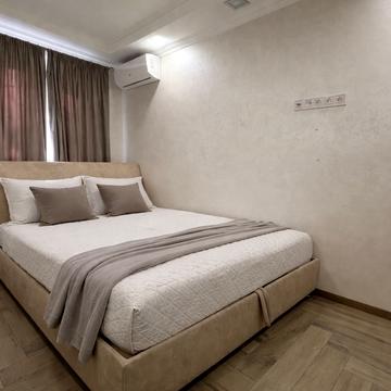 Дмитра Яворницького просп. (Карла Маркса), 8