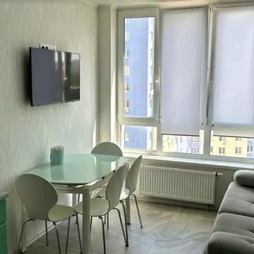 Академіка Глушкова просп., 9-Г