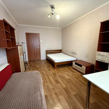 Григорія Ващенка вул., 1