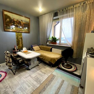 Зоряна вул., 27