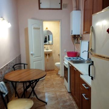 Мала Арнаутська вул., 1