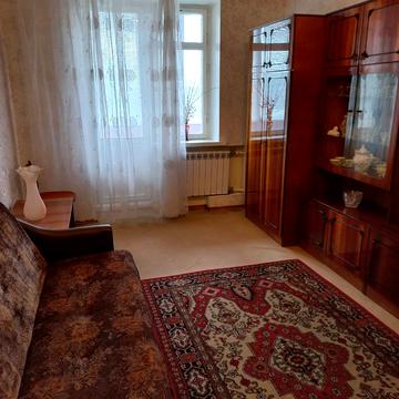 Гімназійна набережна вул. (Червоношкільна набережна), 22