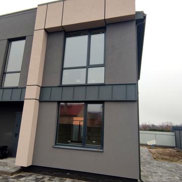 Віктора Макогона вул., 48