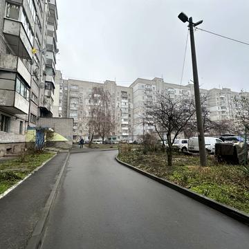 Універсальна вул., 29