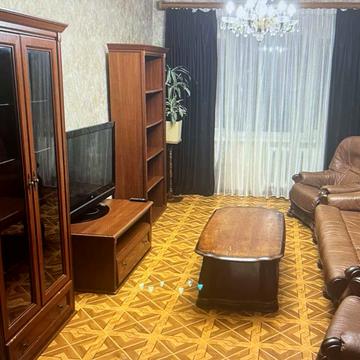 Євгена Чикаленка вул., 44/1