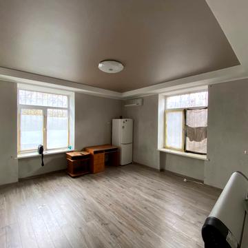 Михайла Грушевського вул., 45