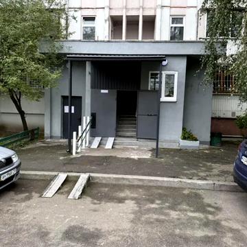 Анни Ахматової вул., 15