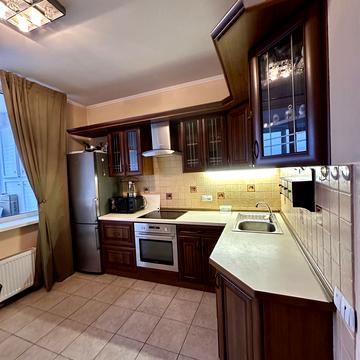 Дніпровська набережна вул., 26-А