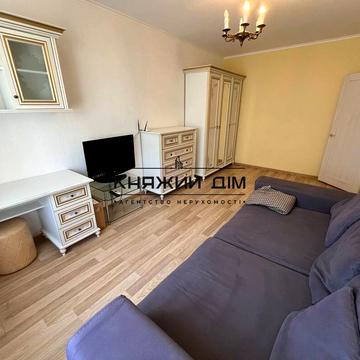 Єлизавети Чавдар вул., 38