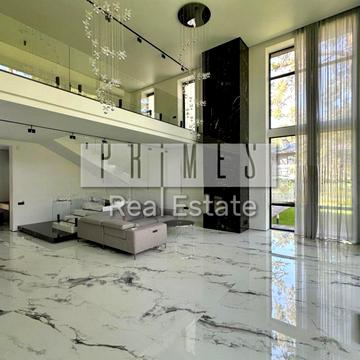 Київська вул., 4