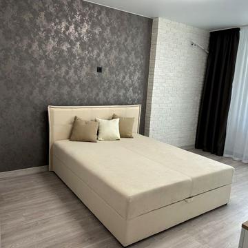 Академіка Глушкова просп., 9-Д