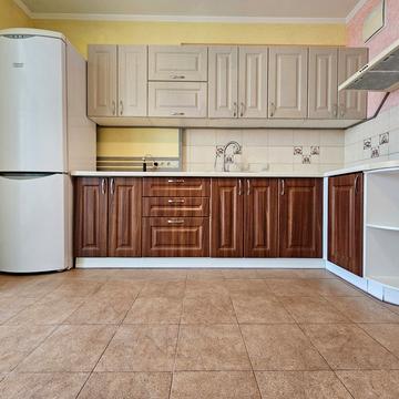 Вишгородська вул., 45