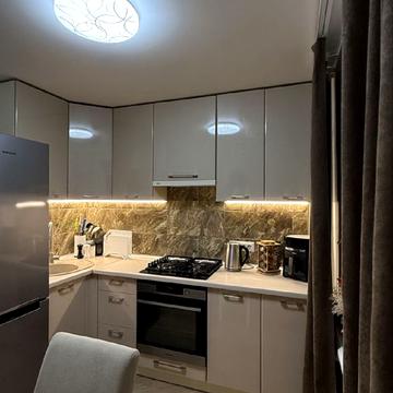 Олександрівський просп. (Косіора), 154а