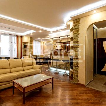 Миколи Бажана просп., 12