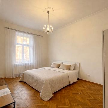 Героїв УПА вул., 21