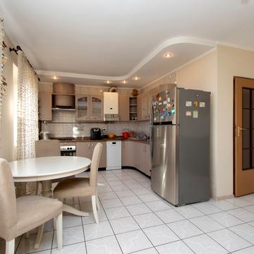 Чорновола вул., 99