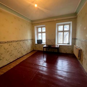 Тараса Кузьміна вул., 19