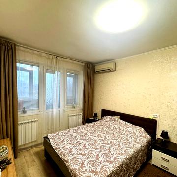 Академіка Філатова вул., 12а