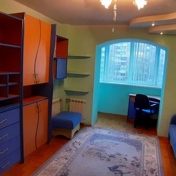 Святошинська пл., 1