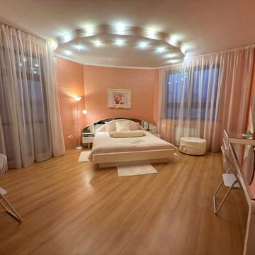 Шота Руставелі вул., 44