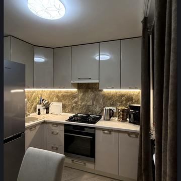 Олександрівський просп. (Косіора), 154а