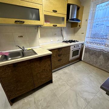 Академіка Корольова вул., 34