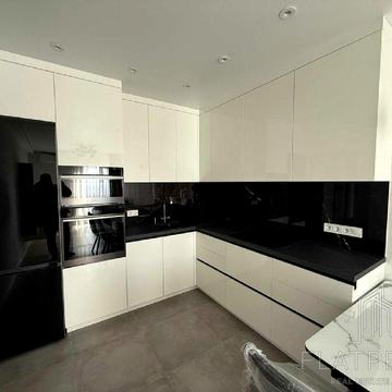 Михайла Максимовича вул. (Онуфрія Трутенка), 28-Е