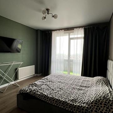 Полковника Гуляєва просп. (Маршала Жукова), 111