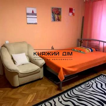 Велика Васильківська вул. (Червоноармійська), 101