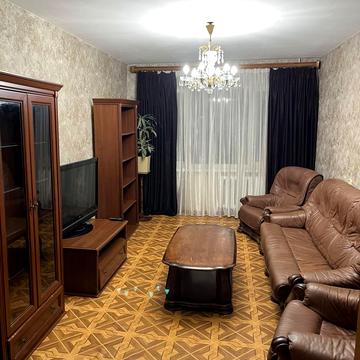 Євгена Чикаленка вул., 44/1