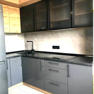 Перлинна вул., 6