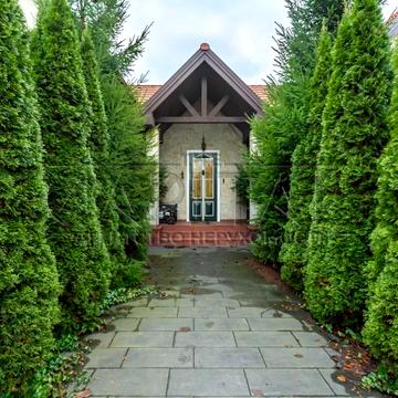 Дністровська вул.