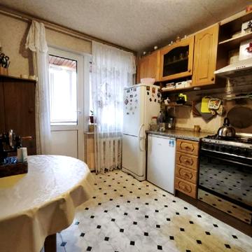 Академіка Корольова вул., 104