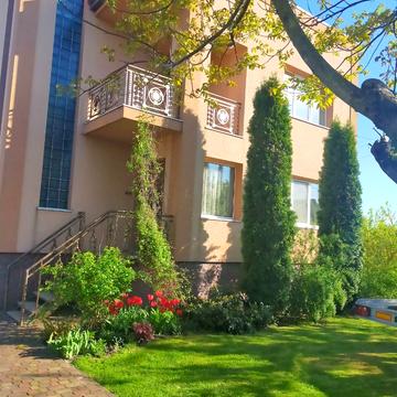 Центральна