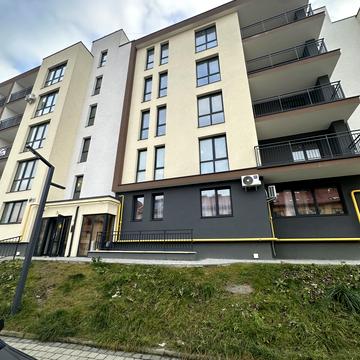 Героїв Майдану вул., 2