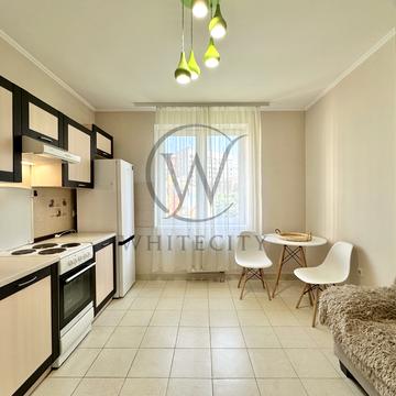 Вячеслава Чорновола вул., 27