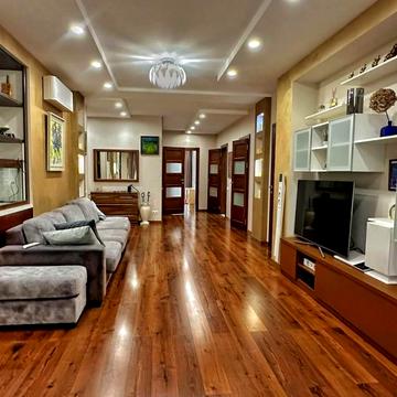 Полтавська вул., 10