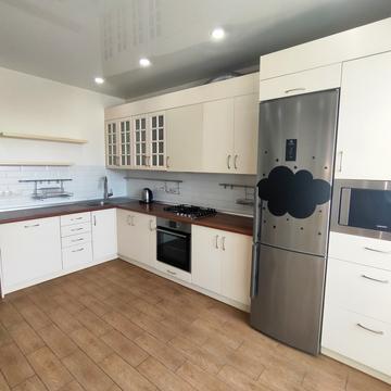 Лесі Українки бульв., 6