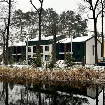 Варшавська вул.