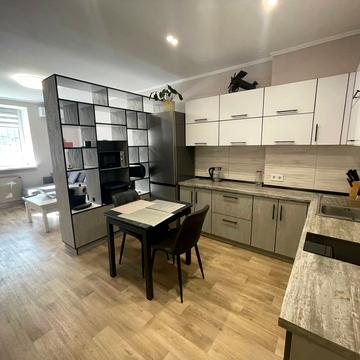 Миколи Різоля вул. (Маршала Судця), 42